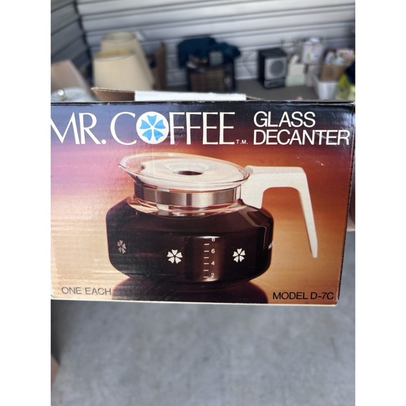 Vintage New in Box Mr. Coffee Glass Decanter Carafe 10-Cup D-7C, Replacement - Picture 1 of 3